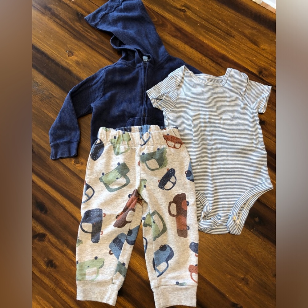 ❄️3/$25 Baby Outfit Set - Hoodie, Onesie, and Pants
